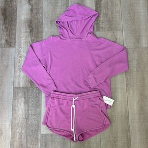 Universal Thread Women’s Hoodie & Shorts Set. Size M.